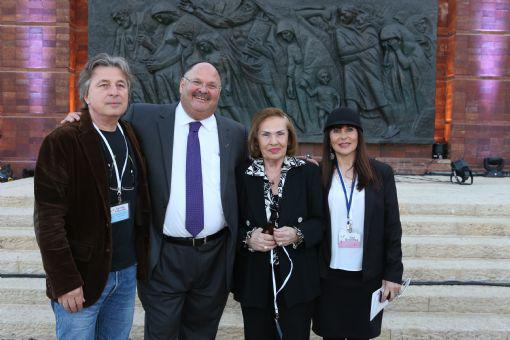Yad Vashem Benefactor Rose Landschaft and Tomas Kalowski greeted by Managing Director of International Relations Division Shaya Ben Yehuda and Deputy Director Sari Granitza at the official Holocaust Remembrance Day opening ceremony.